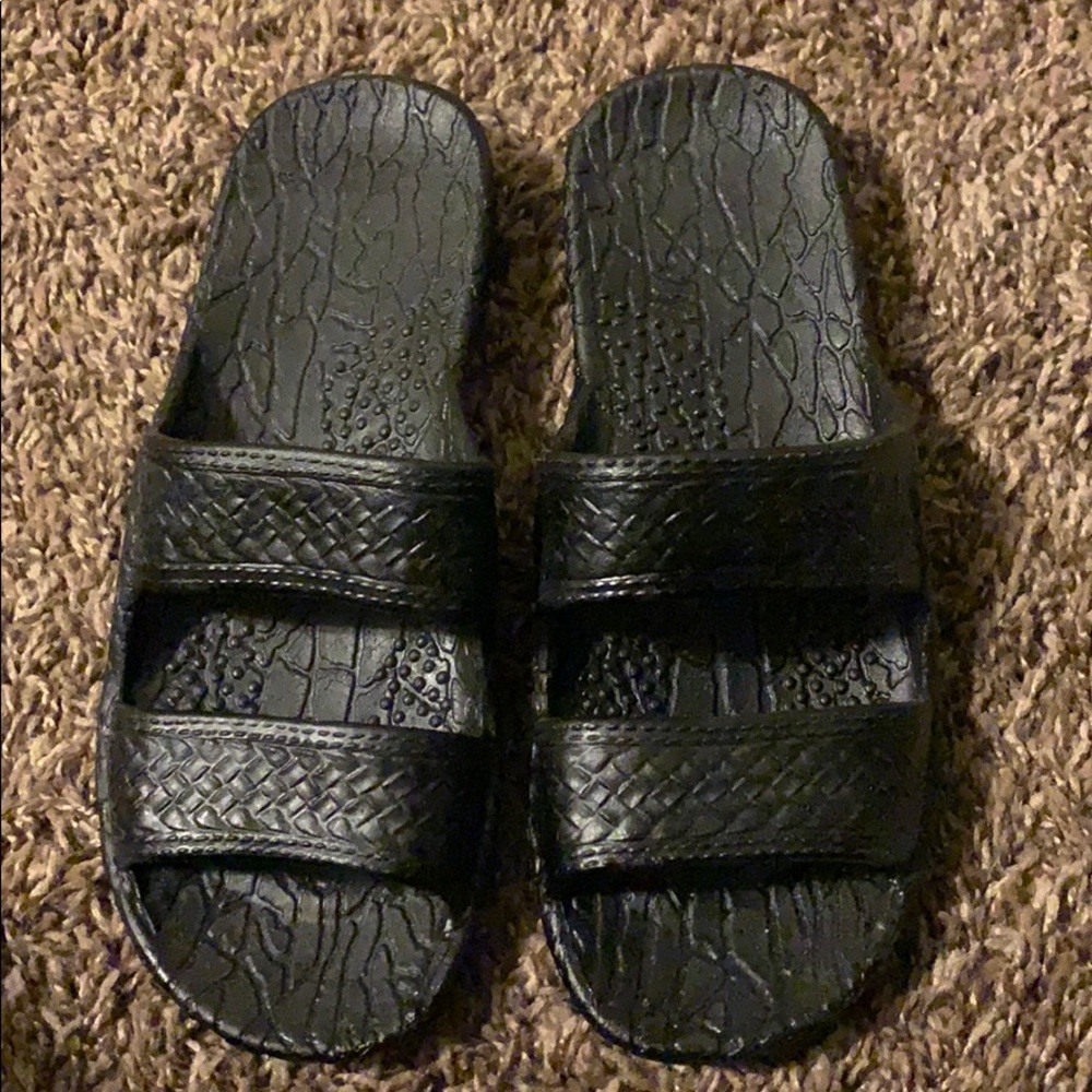 Black crocodile sandals